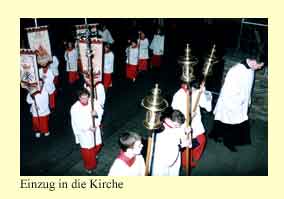 Einzug in die Kirche